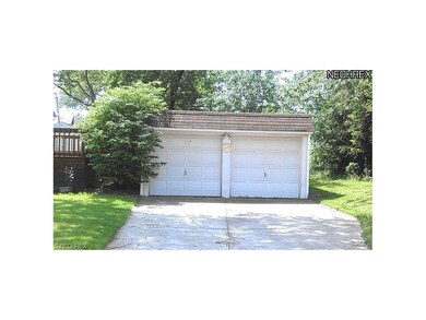 DOUBLE CAR GARAGE WITH OPENER
