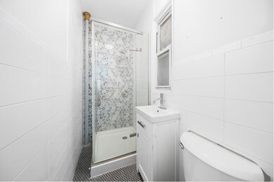 172 Delancey St unit 5A, New York, NY 10002 - photo 6