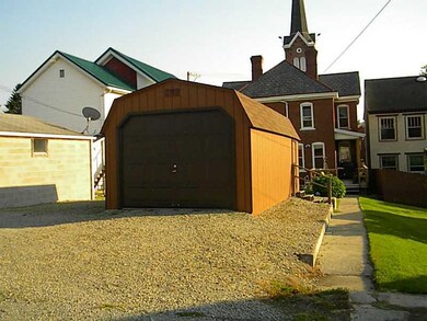 Parking Lot/Garage. SINGLE CAR GARAGE