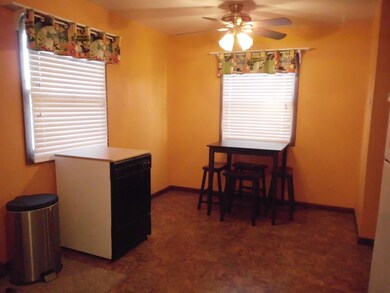Eat-in Kitchen