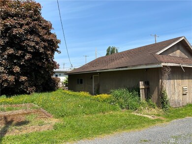 143 Harrison St, Sumas, WA 98295 - photo 5