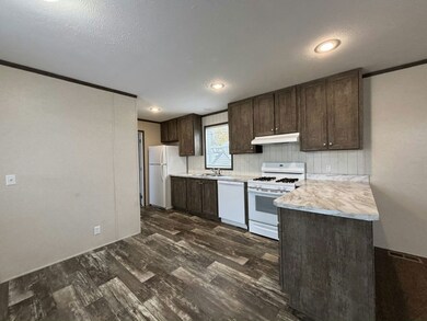 24663 Bellwood St unit 10, Harrison Township, MI 48045 - photo 3