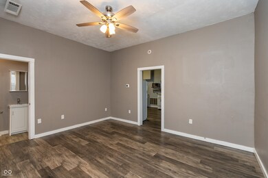 1427 Pearl St, Columbus, IN 47201 - photo 6