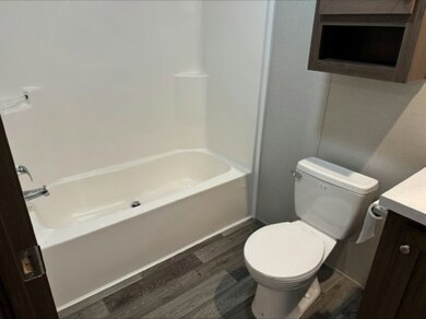 2429 E Birch Dr unit 116, Kawkawlin, MI 48631 - photo 6