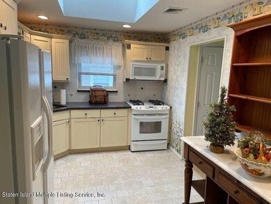 52 Sunnyside Terrace, Staten Island, NY 10301 - photo 6