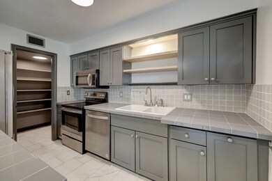 6326 Chevy Chase Dr unit 13, Houston, TX 77057 - photo 6