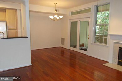 1371 Garden Wall Cir unit 713, Reston, VA 20194 - photo 6