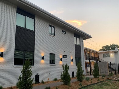 907 N Beacon St unit 202, Dallas, TX 75214 - photo 2