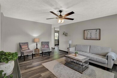 170 Roundelay Dr, Franklin, IN 46131 - photo 4