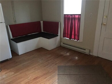 built-in corner seating in kitchen