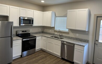 207 W Cloud St unit B, Gainesville, TX 76240 - photo 4