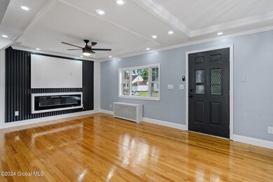 14-web-or-mls-1031-wavell-rd