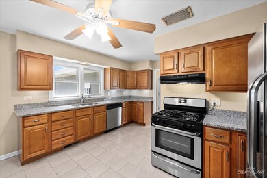 1337 S Naperville Rd, Wheaton, IL 60189 - photo 4