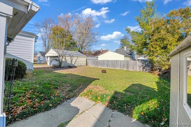 266 Massoit St, Clawson, MI 48017 - photo 6