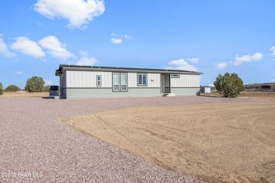 1216 E Saddlebum Trail, Paulden, AZ 86334 - photo 2
