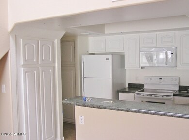 KITCHEN WITH WALK-IN PANTRY