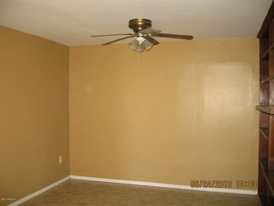 1st st 452 005
