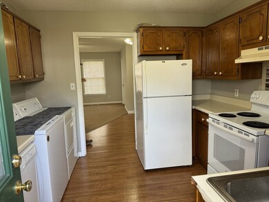 810 Trotwood Ave unit B, Columbia, TN 38401 - photo 3