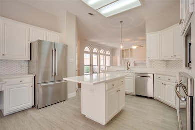 1113 Carousel Dr, Bedford, TX 76021 - photo 4