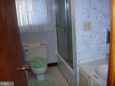 435 E Abbott St, Lansford, PA 18232 - photo 6