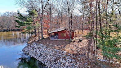 9642 Birch Ln, Evart, MI 49631 - photo 4