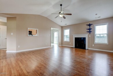 104 Farmington Dr Richlands NC-large-005