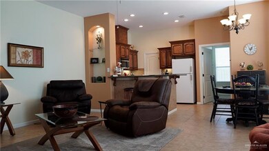 2113 Kingfisher Ln, Mission, TX 78572 - photo 4