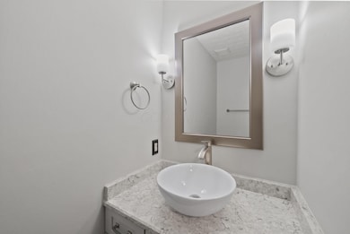 826 Elgin Cir, Pickerington, OH 43147 - photo 5