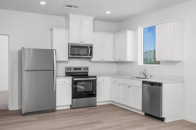 2208 Woods Dr, Linda, CA 95901 - photo 3