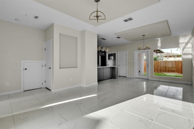 504 Gale Ct unit C306, Laredo, TX 78041 - photo 5