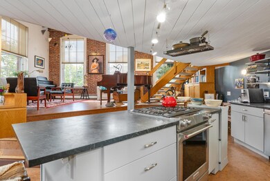 22 Carroll St._W5_015