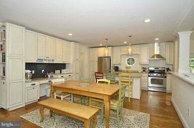10703 Lexington St, Kensington, MD 20895 - photo 2