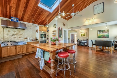 11 Everett Rd, Buzzards Bay, MA 02532 - photo 3