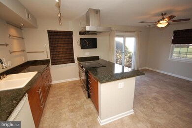 9765 Hagel Cir unit D, Lorton, VA 22079 - photo 7