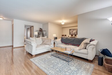 1519 Harbour Ct unit 1A, Schaumburg, IL 60193 - photo 4