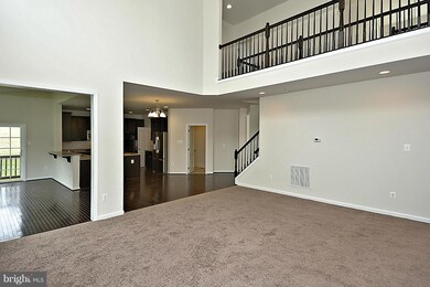 7211 Autumn Blaze Ct, Clinton, MD 20735 - photo 4