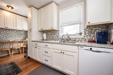 Eat in kitchen