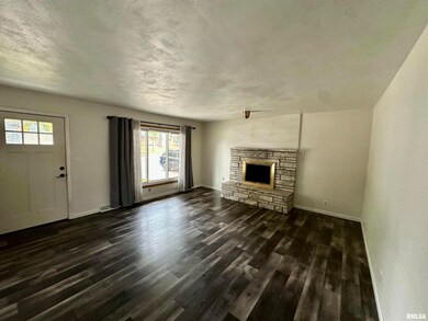 2804 Oak St, Davenport, IA 52804 - photo 6