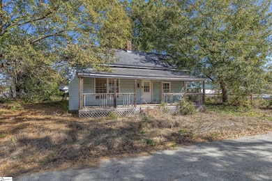 7 Hammett St, Laurens, SC 29360 - photo 2