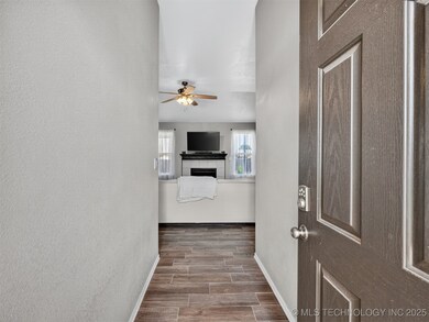 20401 E 42nd Place S, Broken Arrow, OK 74014 - photo 4