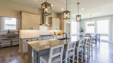 10109 Hidden Valley Dr, Johnston, IA 50131 - photo 6