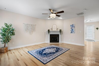 2222 15th Ave NE unit 505, Hickory, NC 28601 - photo 5