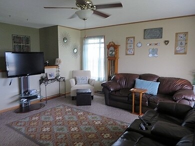 661 Windsor Ln, Evansville, WI 53536 - photo 4