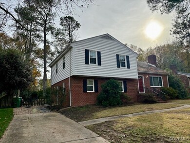 View of front of home featuring a front lawn