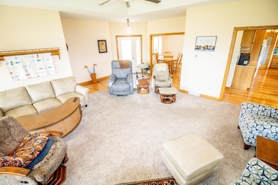 606 W View Dr, Readlyn, IA 50668 - photo 4