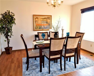 Separate formal dining room.