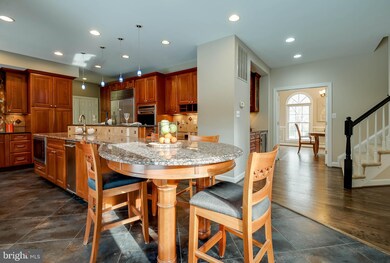 8262 Private Ln, Annandale, VA 22003 - photo 7