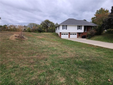 201 N Cedar St, Savannah, MO 64485 - photo 2