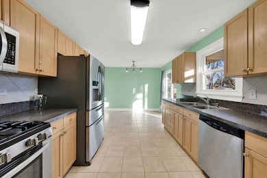 7435 W 74th St, Bridgeview, IL 60455 - photo 3