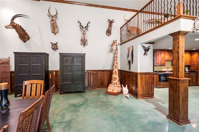 Trophy Lodge (taxidermy conveys with sale)